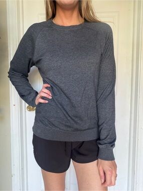 [Bundle] 2 Classic Women's Crewnecks, Long-Sleeve Top in Charcoal/Red